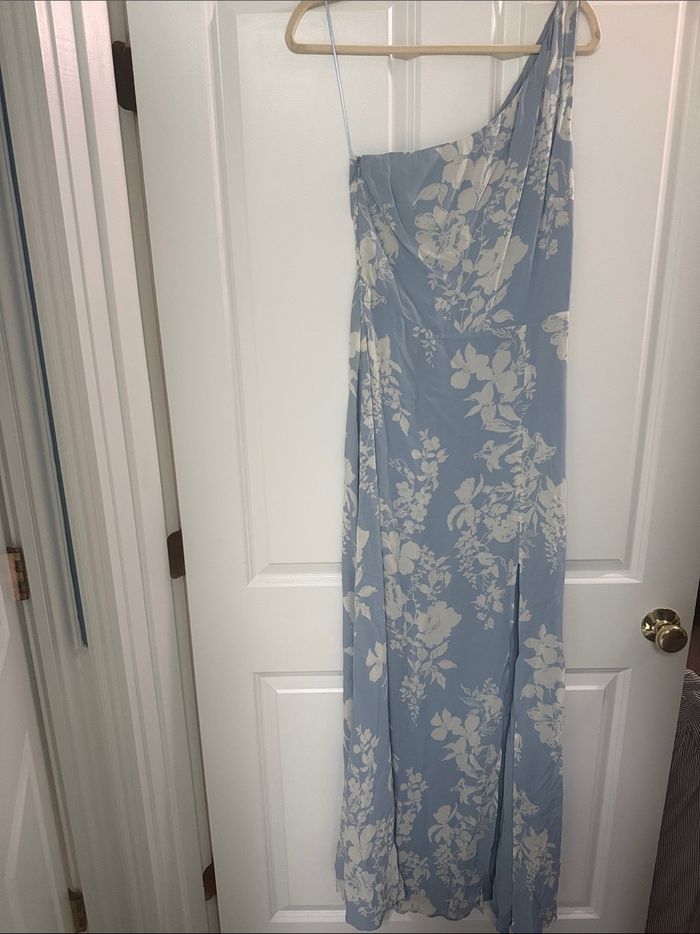 Reformation Evelyn Dress in Aliso Color Blue and White Size 8 - Picture 3 of 4